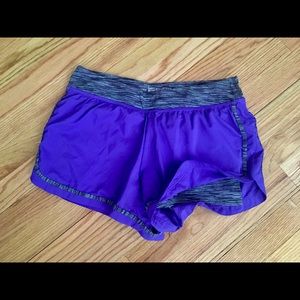 Victoria’s Secret lunes workout shorts